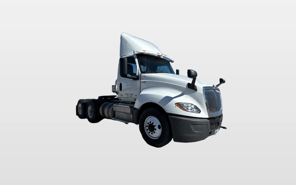 2019 International LT - image 1