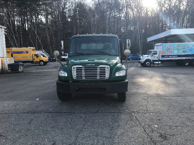 2020 Freightliner M2 106 in Auburn, MA — photo 2