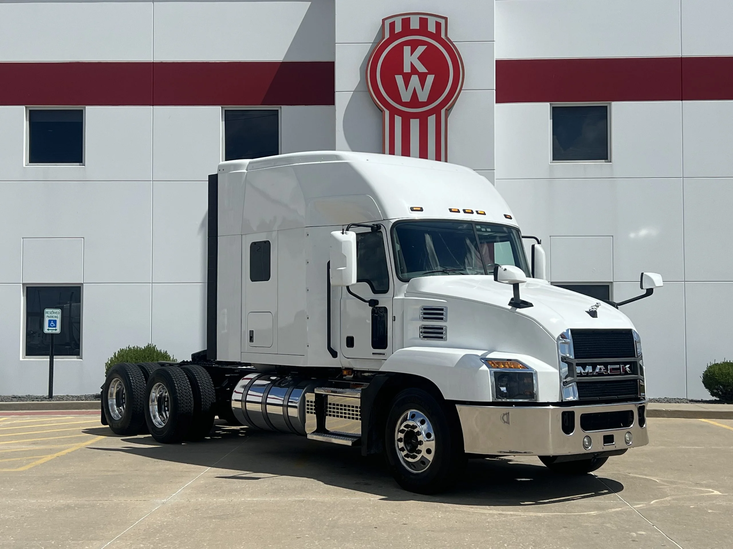 2023 Mack Anthem in Troy, IL — photo 3