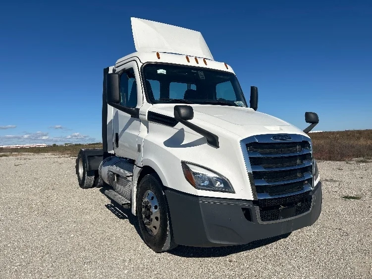 2020 Freightliner Cascadia in Sturtevant, WI