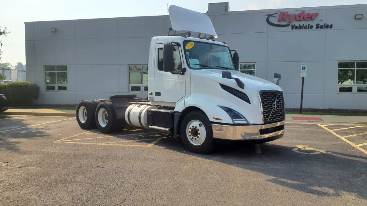 2020 Volvo in Bolingbrook, IL — photo 3