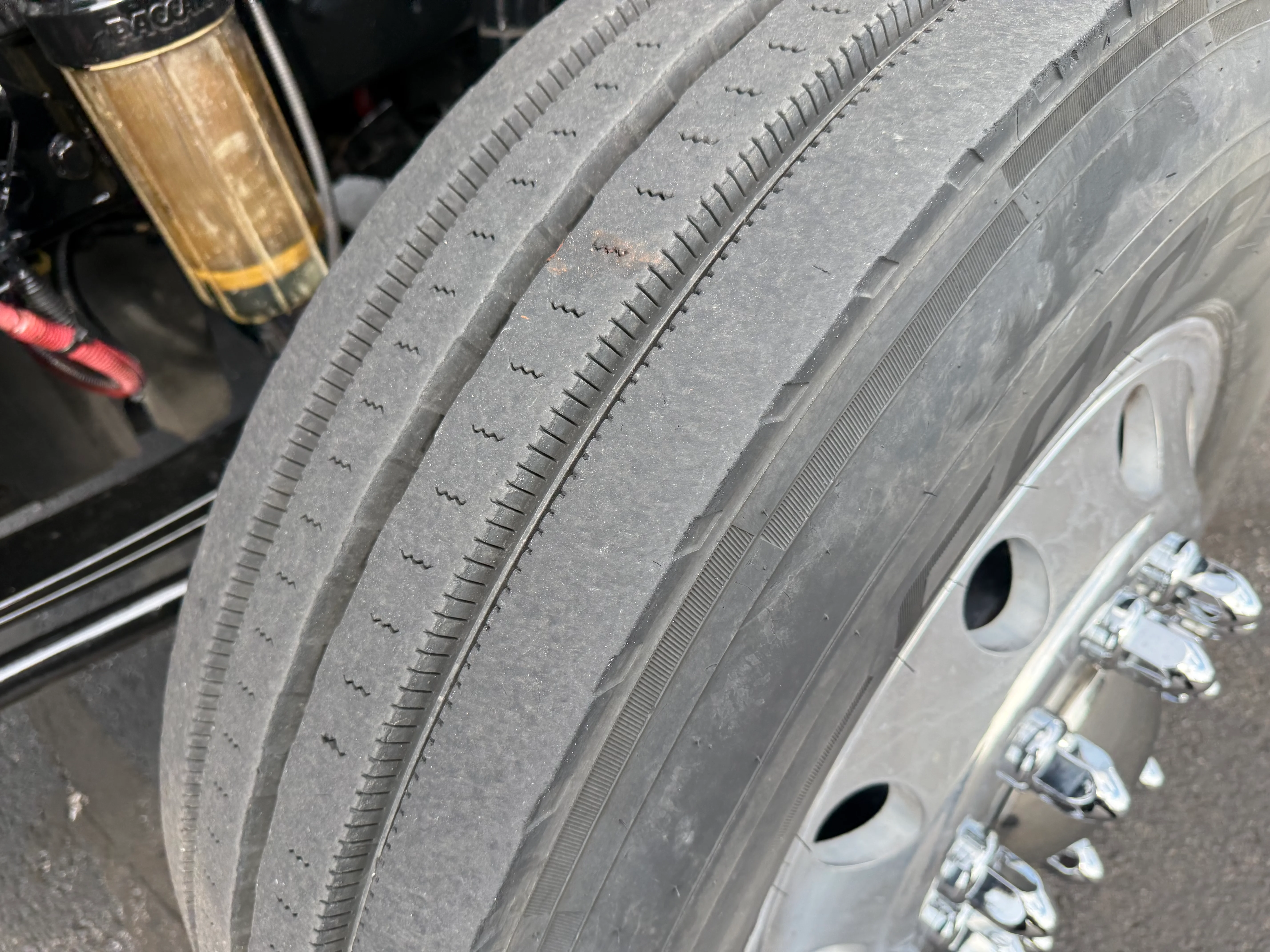 2019 Peterbilt 579 - image 9