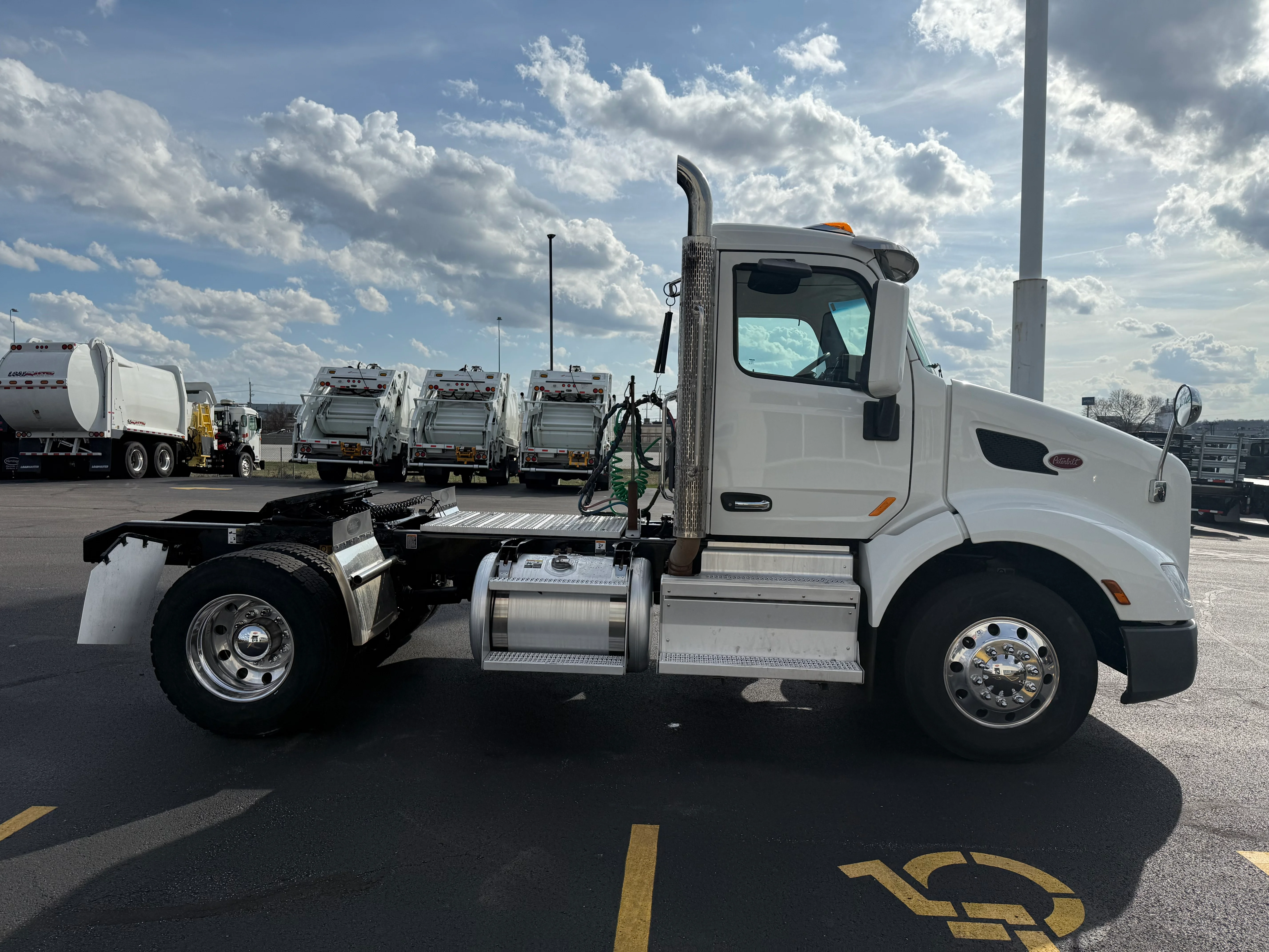 2019 Peterbilt 579 - image 6