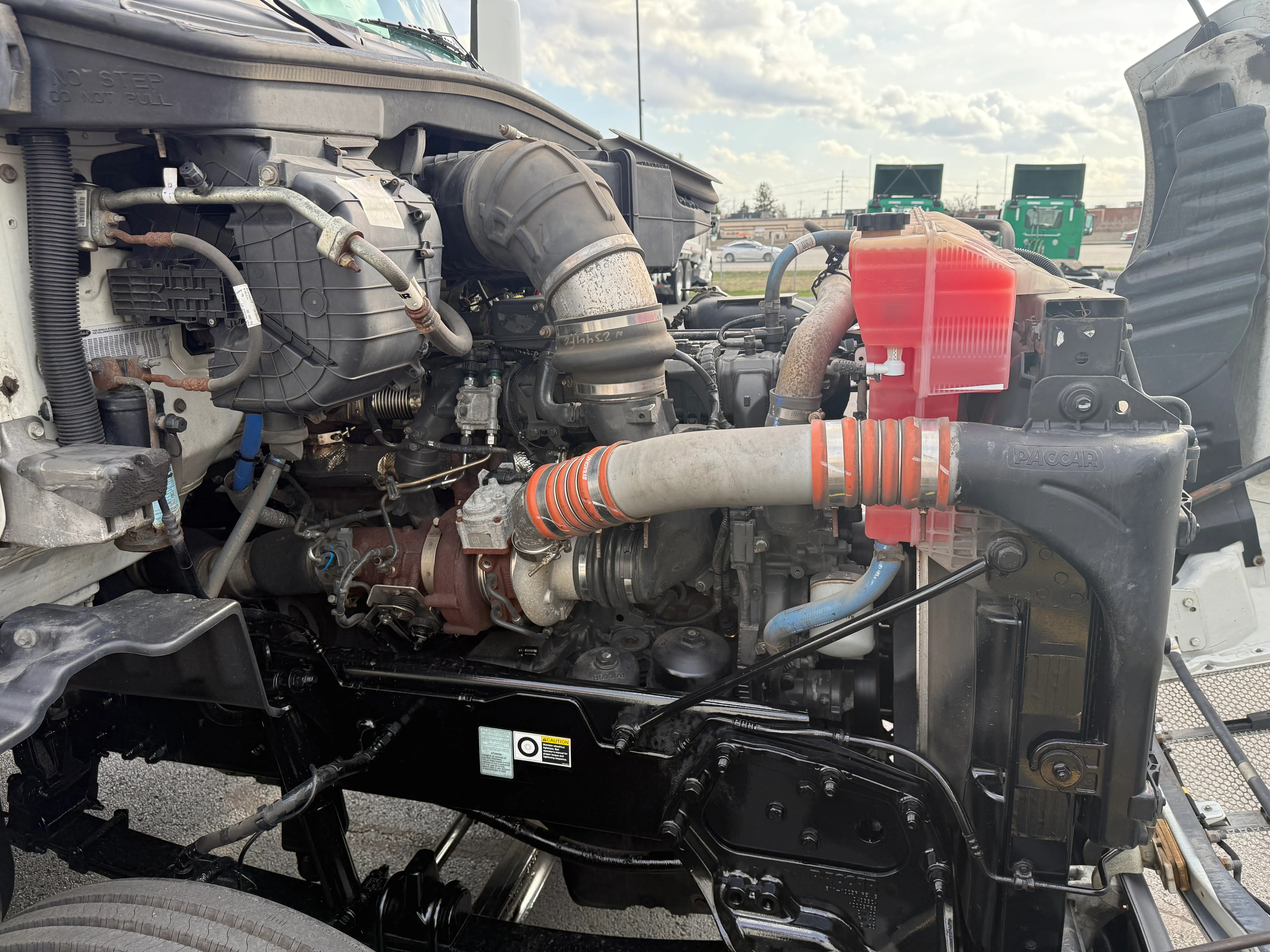 2019 Peterbilt 579 - image 10