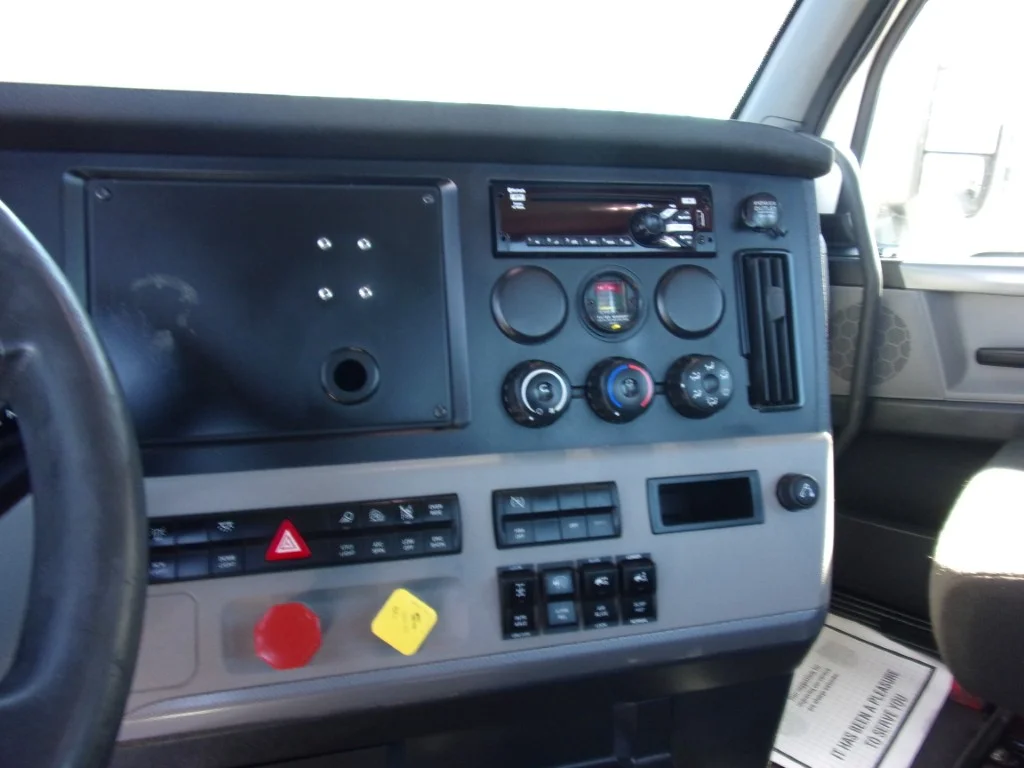 2021 Freightliner Cascadia - image 13