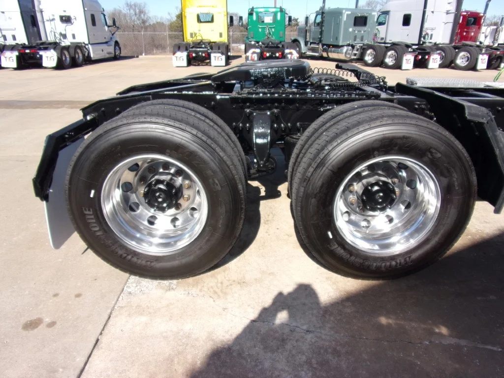 2021 Freightliner Cascadia - image 4