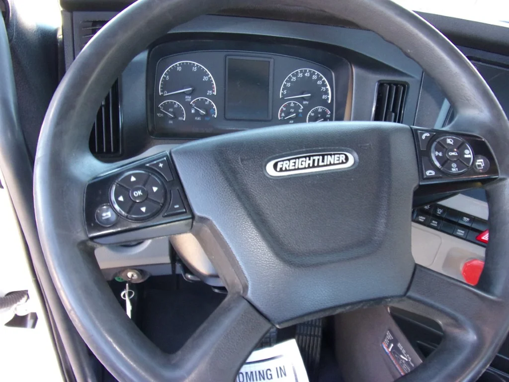 2021 Freightliner Cascadia - image 14