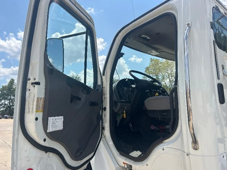 2019 Freightliner eM2 in Memphis, TN — photo 9