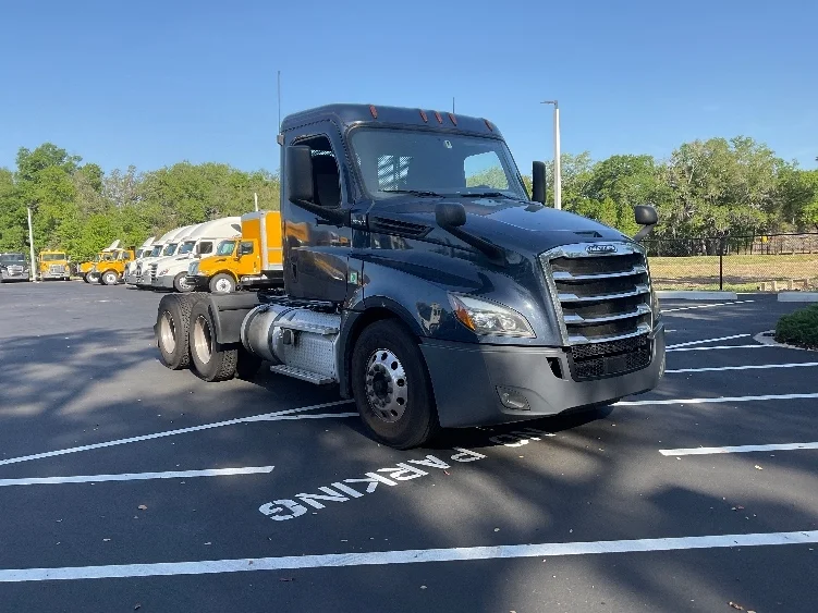 2019 Freightliner Cascadia in Tampa, FL