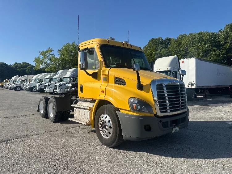 2018 Freightliner Cascadia in Medley, FL
