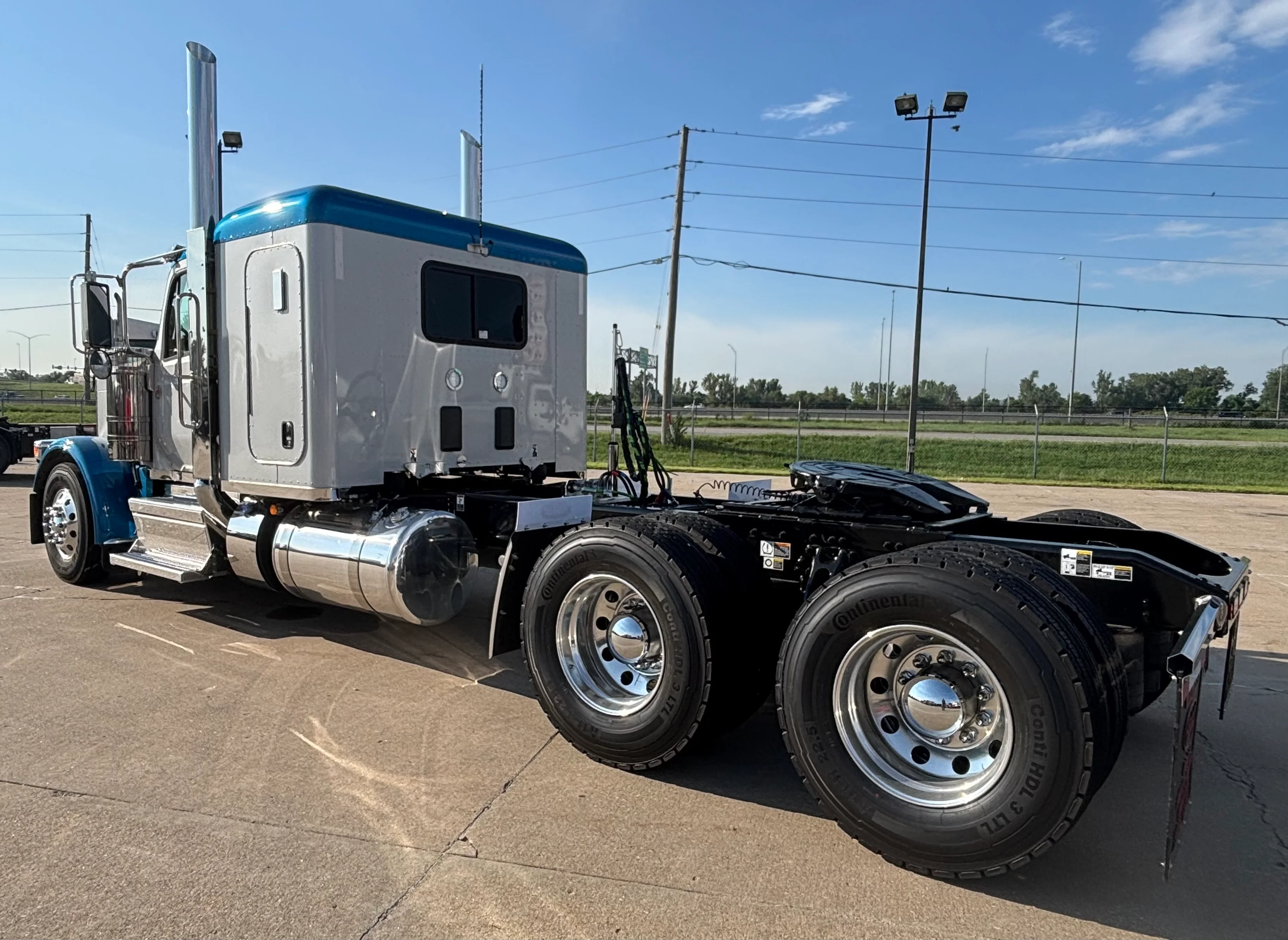 2027 Peterbilt 589 in Council Bluffs, IA — photo 6