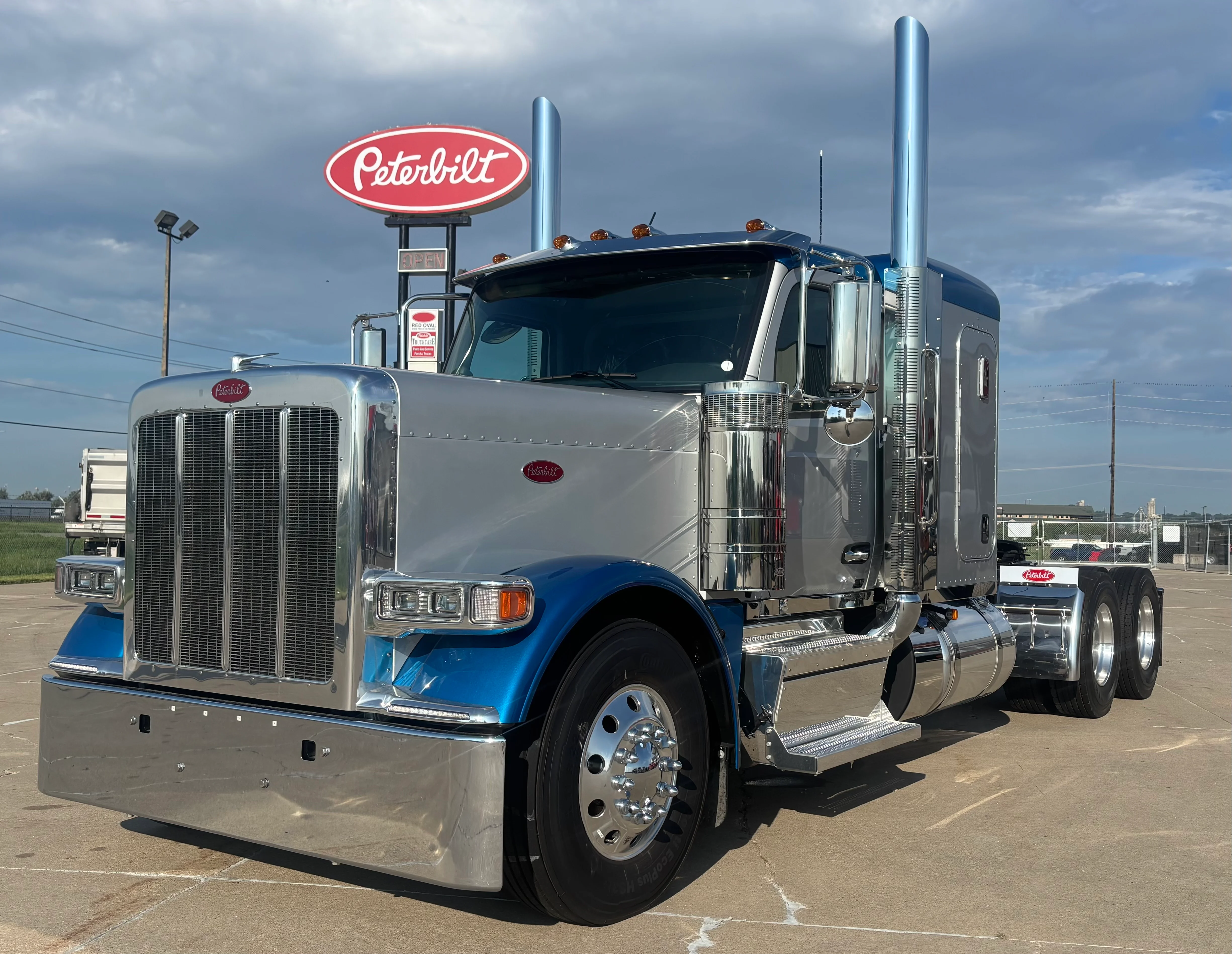 2027 Peterbilt 589
