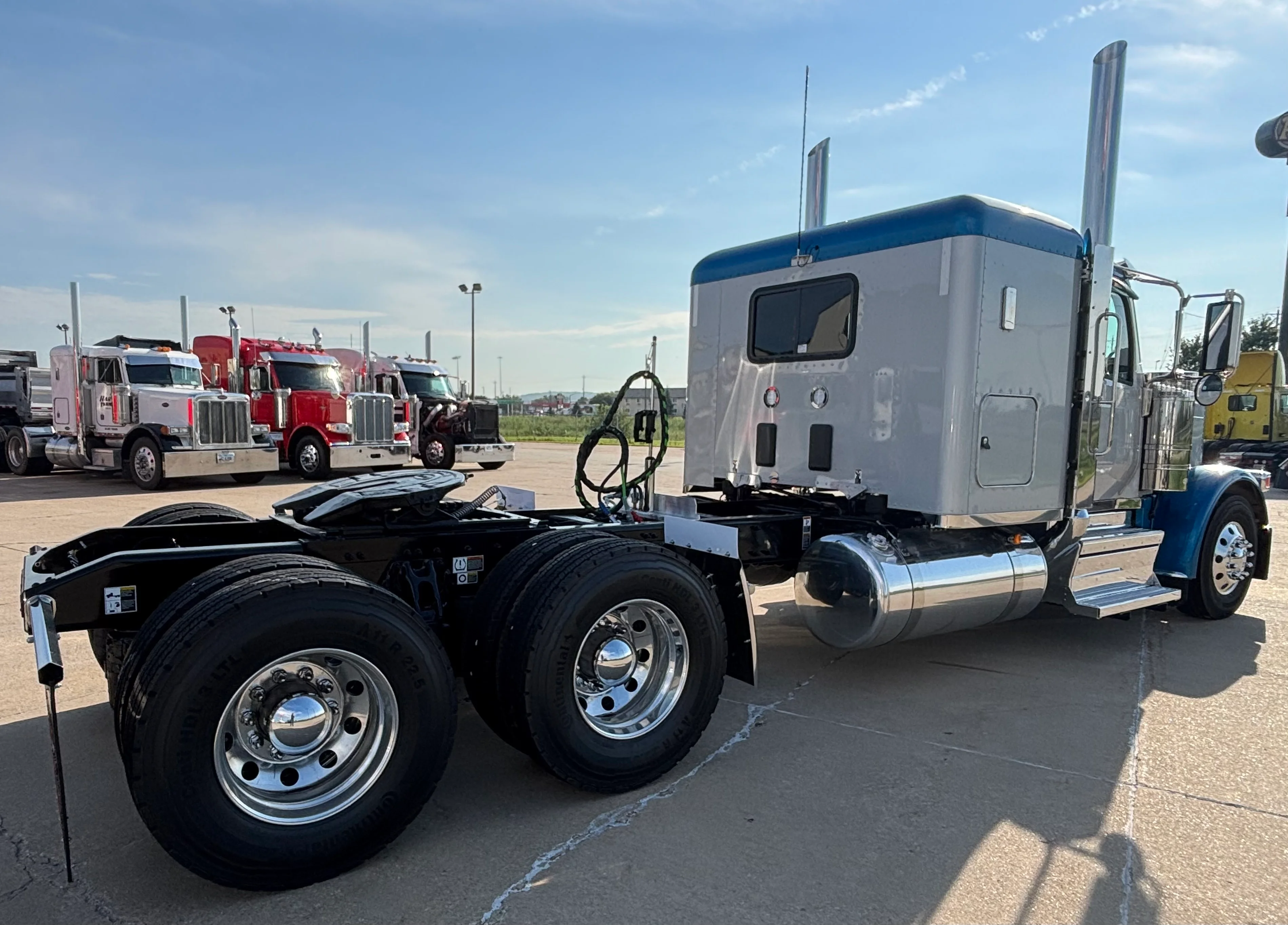 2027 Peterbilt 589 in Council Bluffs, IA — photo 7