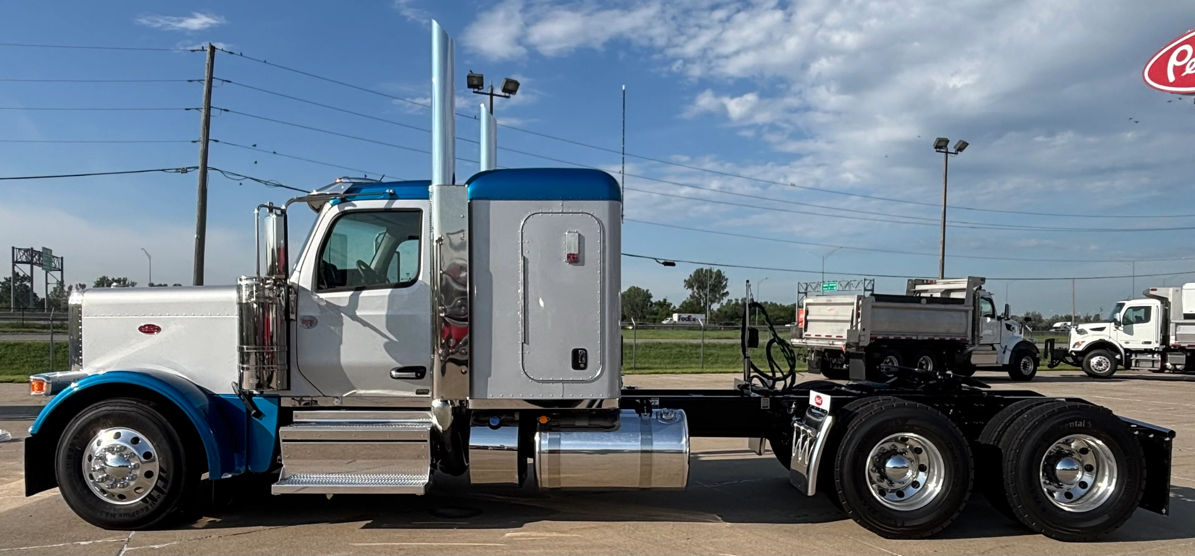 2027 Peterbilt 589 in Council Bluffs, IA — photo 4