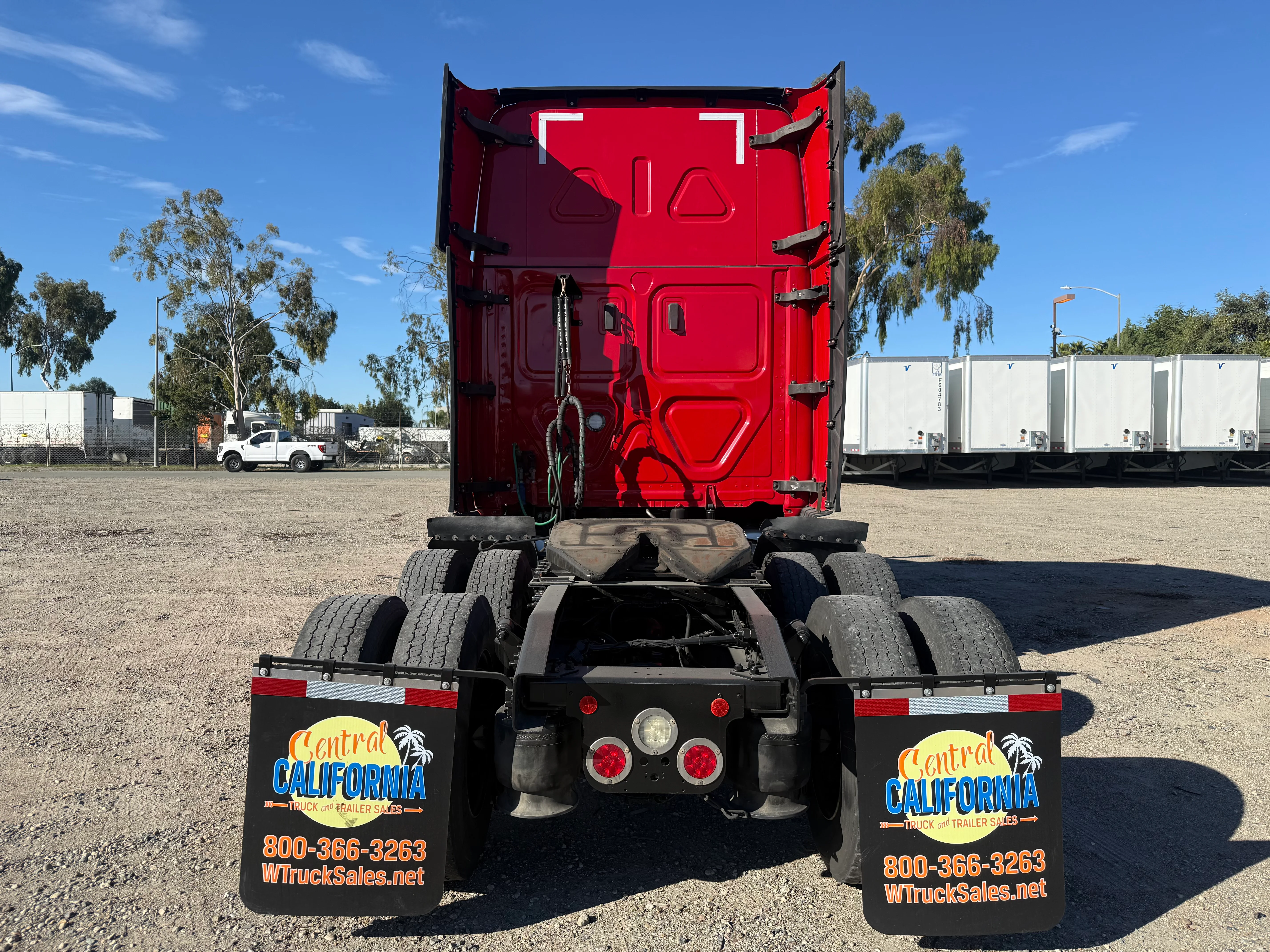 2021 Freightliner Cascadia in San Diego, CA — photo 5