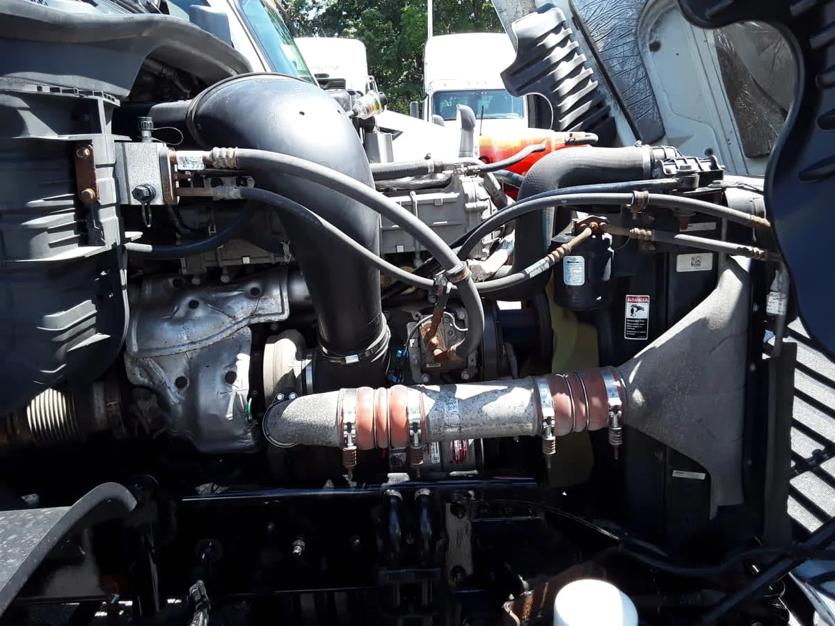 2018 Freightliner Cascadia - image 12