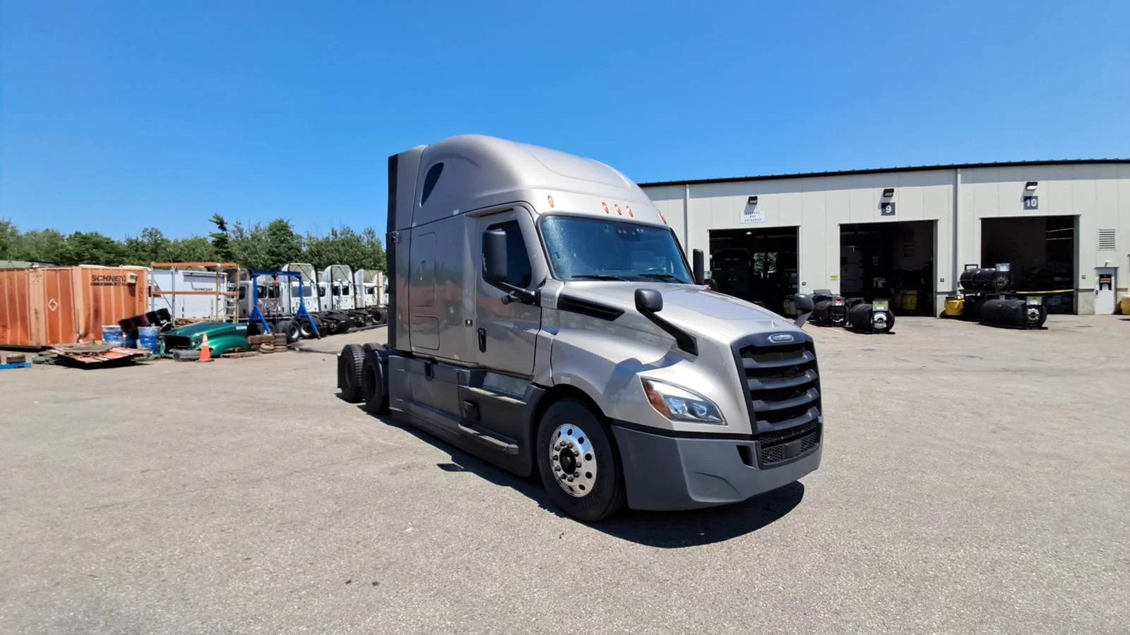 2023 Freightliner Cascadia in Shrewsbury, MA