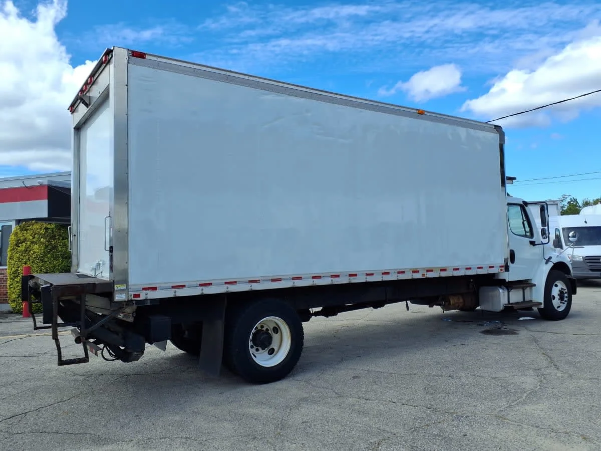 2018 Freightliner M2 106 in Warwick, RI — photo 4