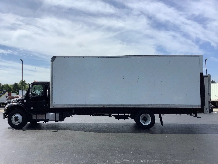 2020 Freightliner eM2 in Monmouth Junction, NJ — photo 4