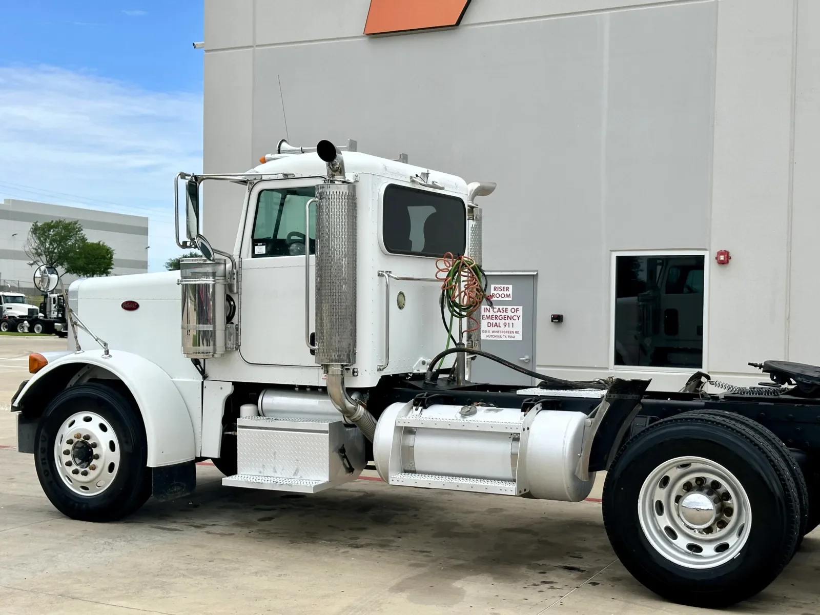 2006 Peterbilt 379 in Hutchins, TX — photo 8