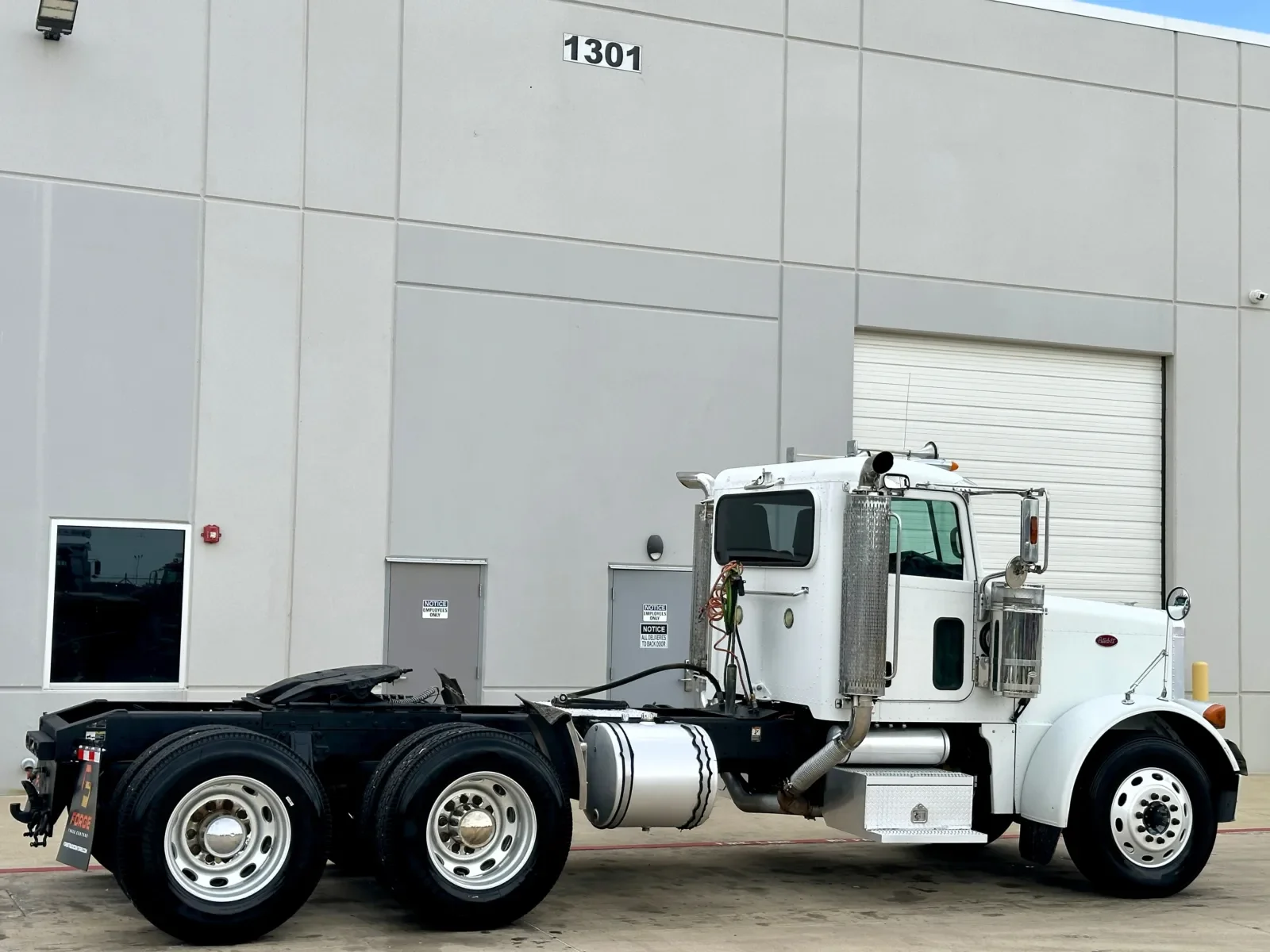 2006 Peterbilt 379 in Hutchins, TX — photo 5