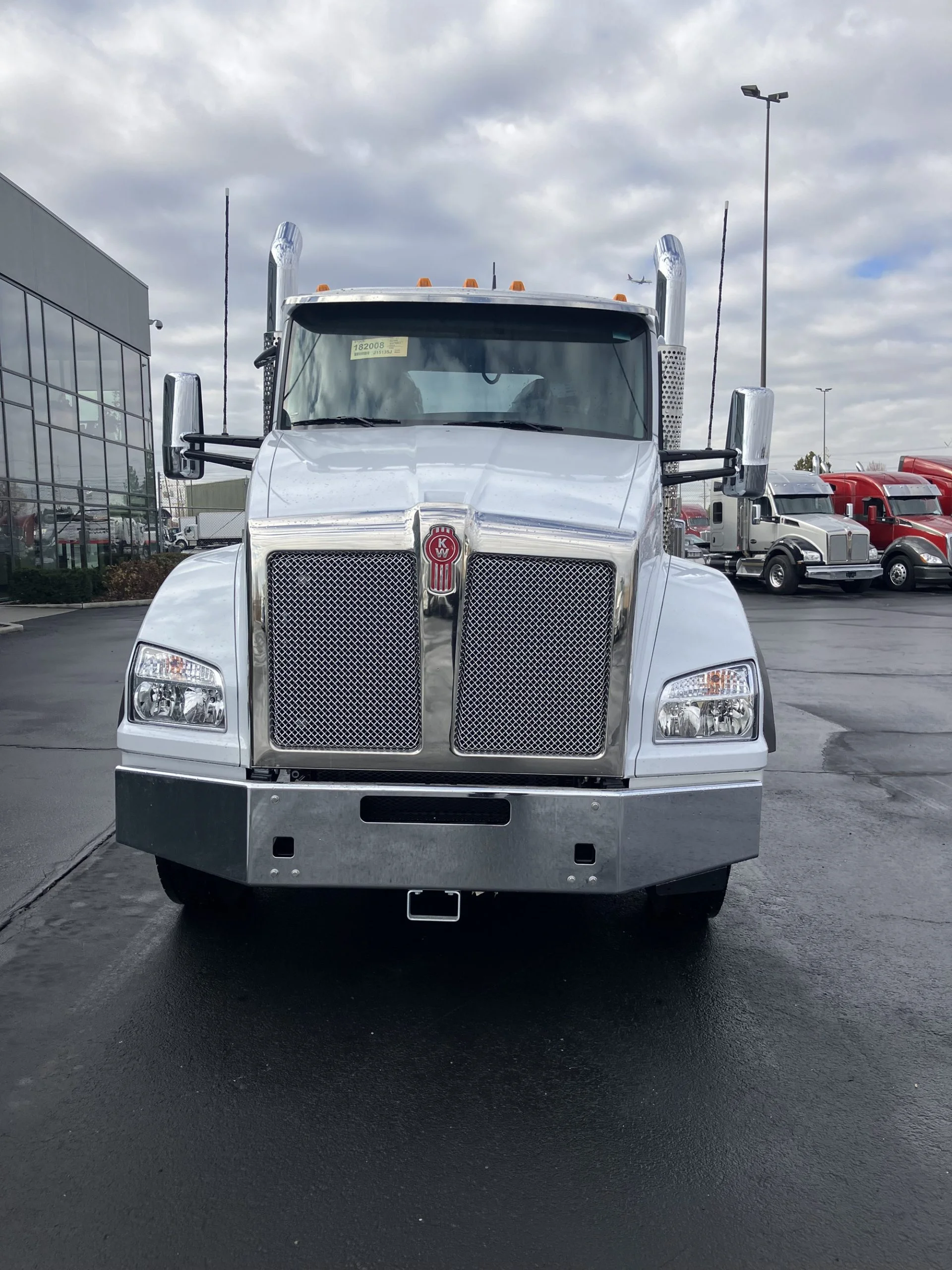 2025 Kenworth T880 - image 2