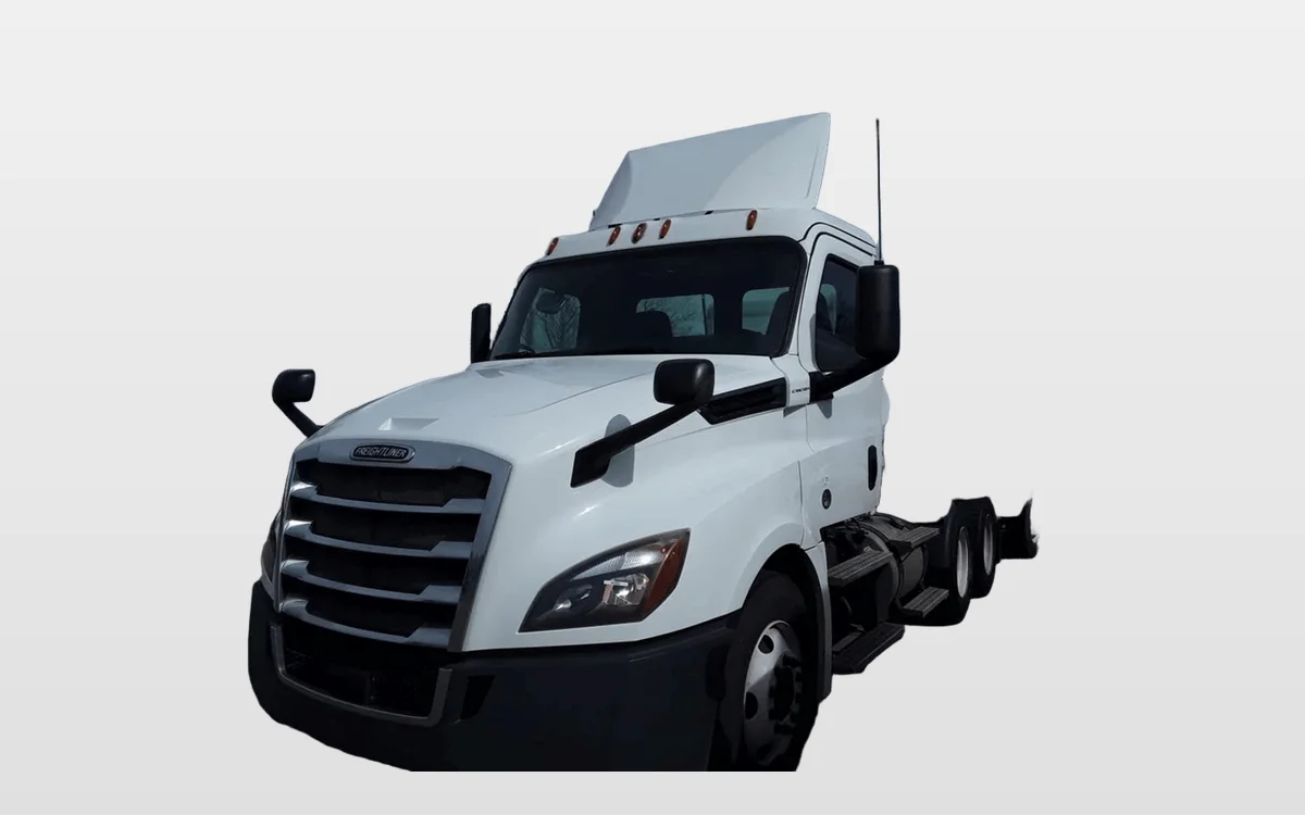 2018 Freightliner Cascadia - image 1