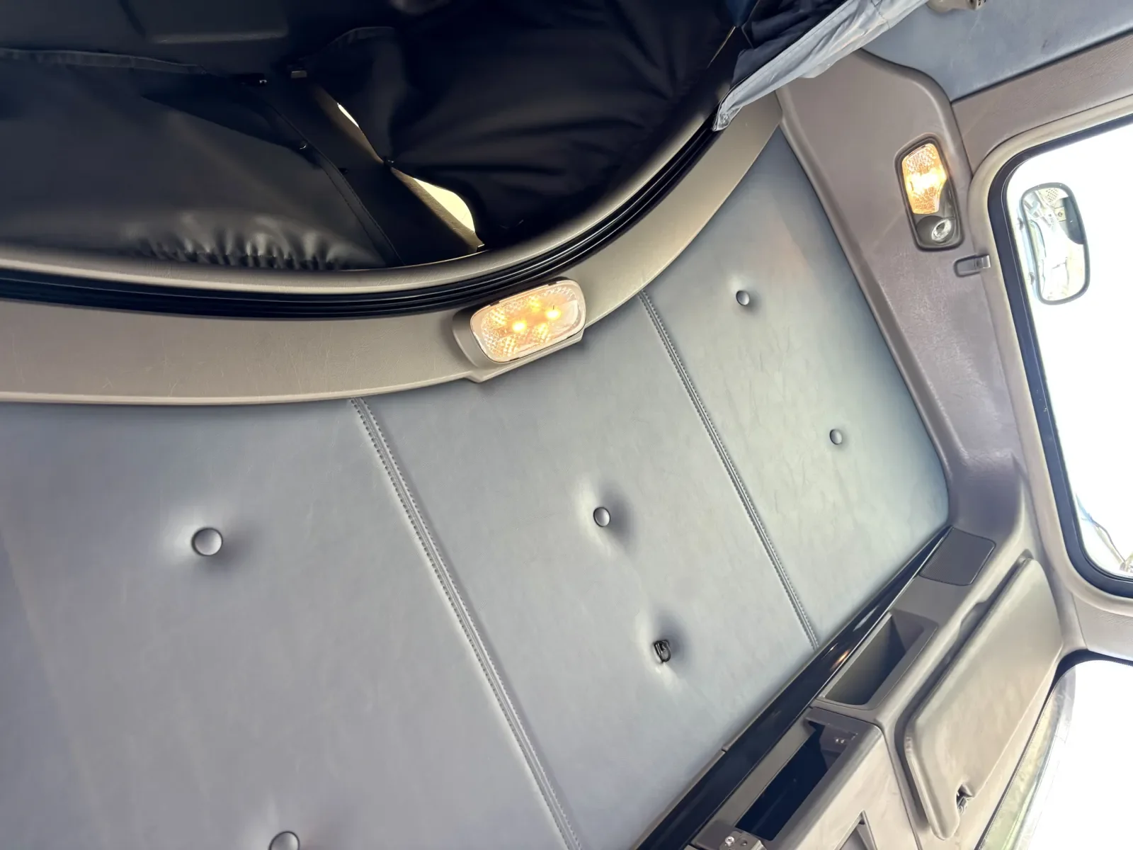 2020 Kenworth T800 - image 21