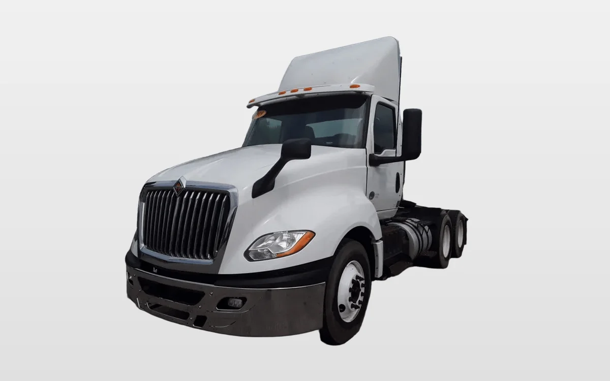 2019 International LT - image 1