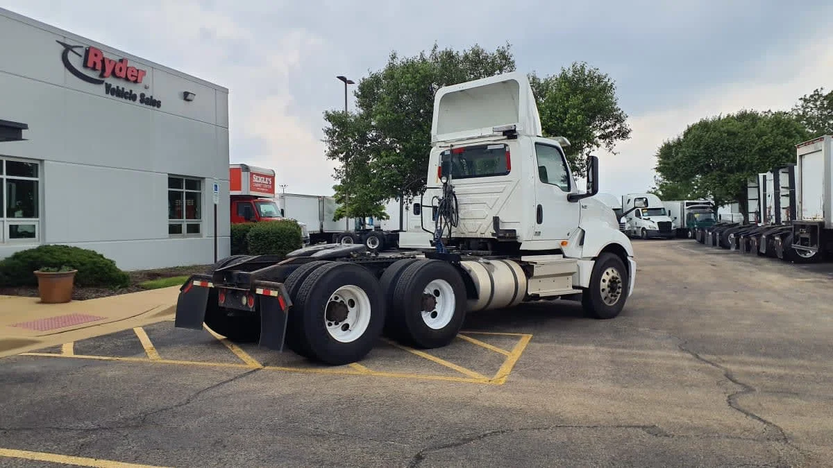 2019 International LT in Bolingbrook, IL — photo 4