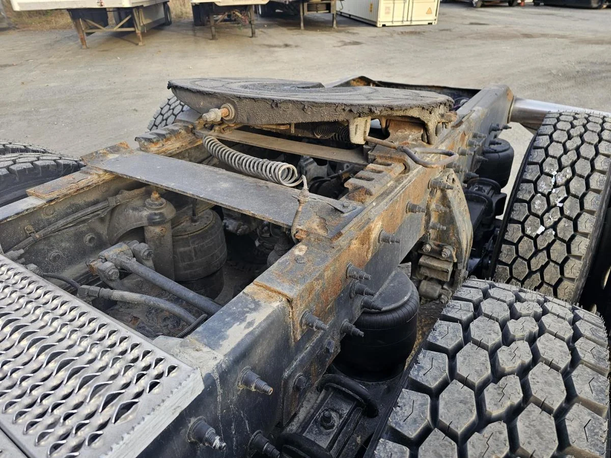 2019 PETERBILT 579 Sleeper - image 6