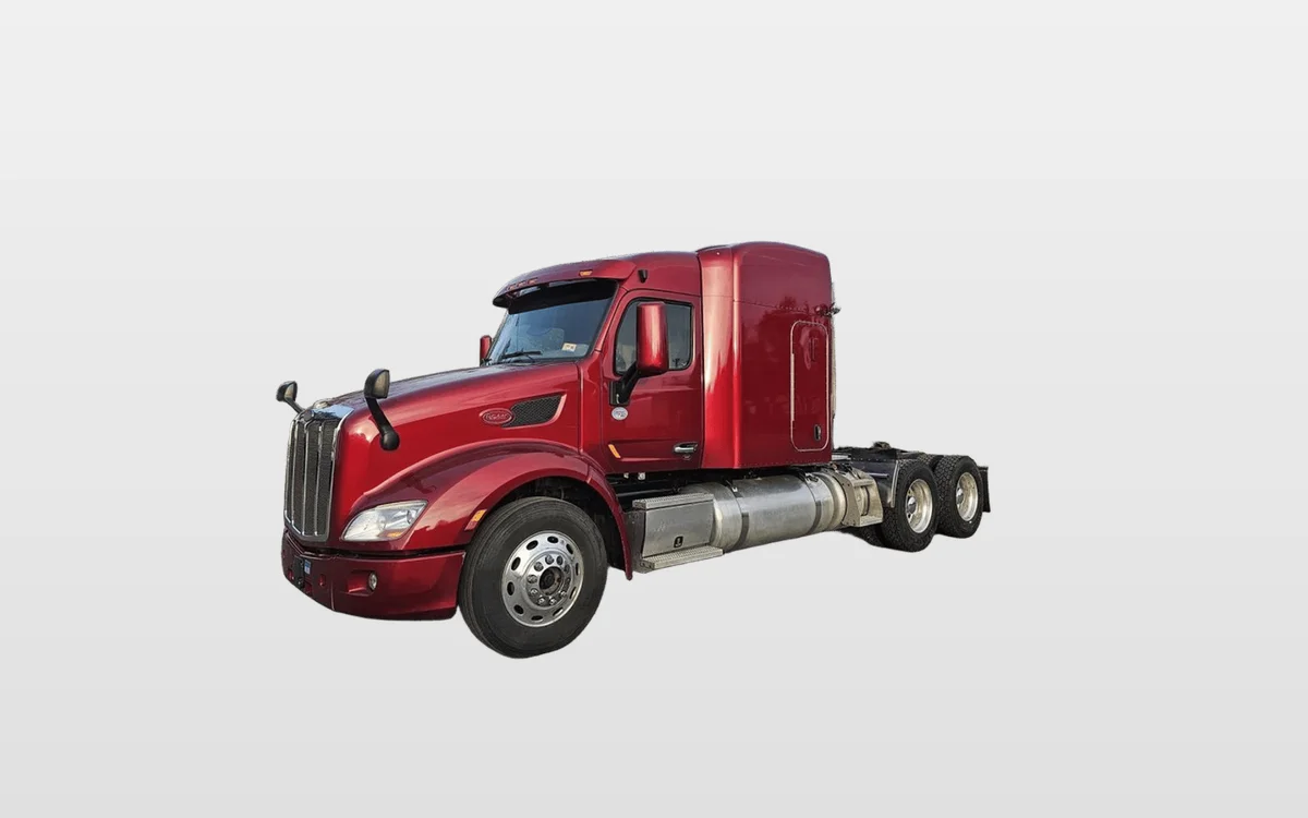 2019 PETERBILT 579 Sleeper - image 1
