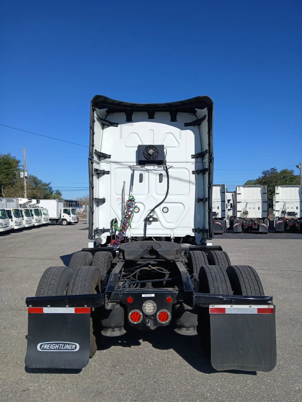 2022 Freightliner Cascadia - image 5