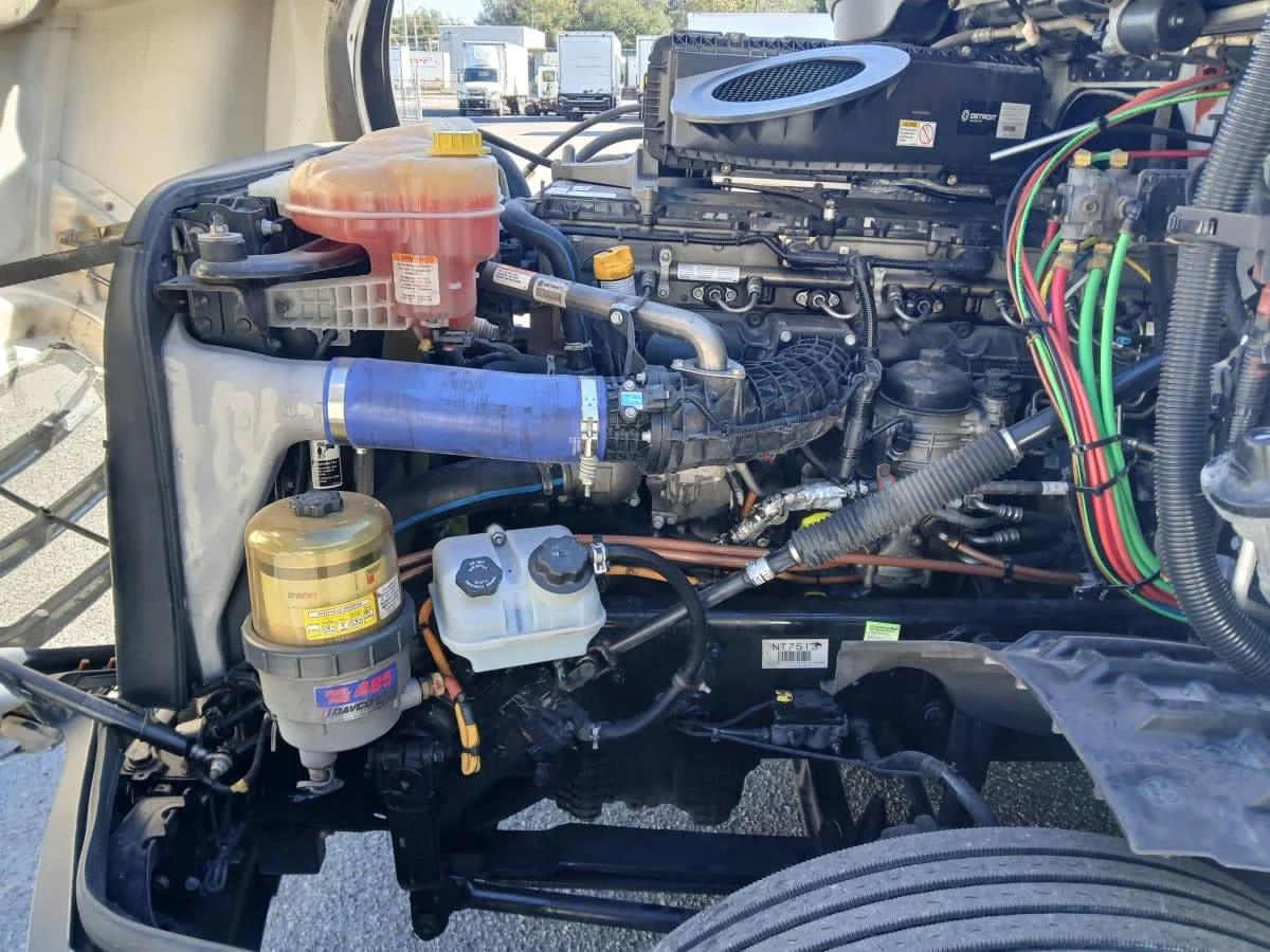 2022 Freightliner Cascadia - image 9