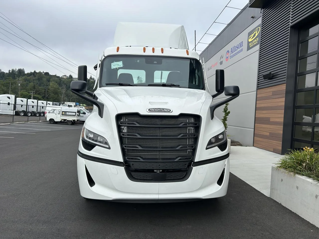 2027 Freightliner in Mount Vernon, WA — photo 2