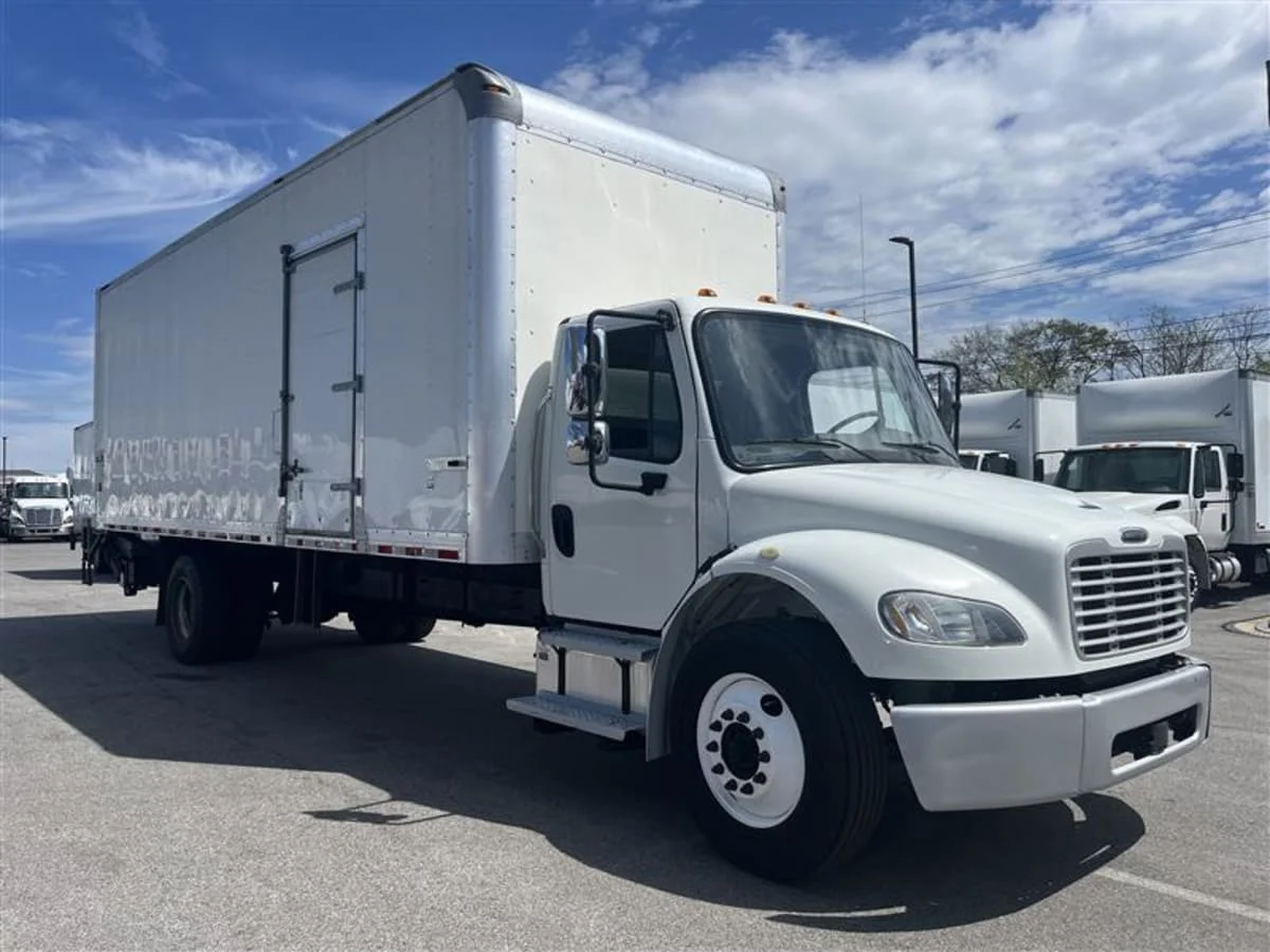 2019 Freightliner M2 106 in Beltsville, MD — photo 3