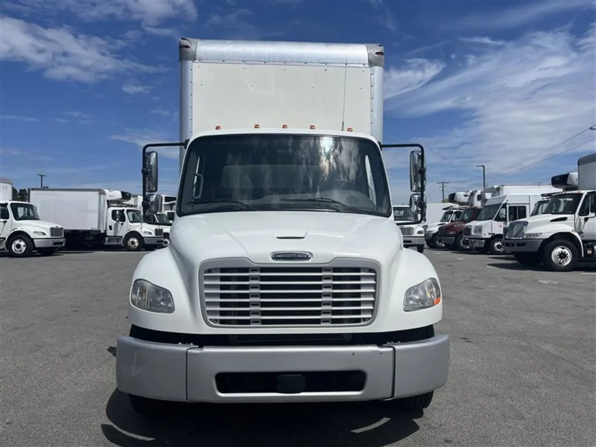2019 Freightliner M2 106 in Beltsville, MD — photo 2