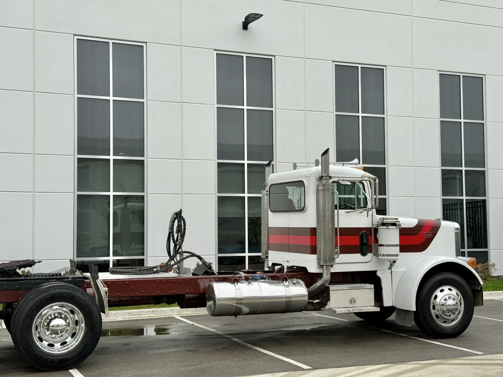 2003 Peterbilt 379 in New Lenox, IL — photo 7