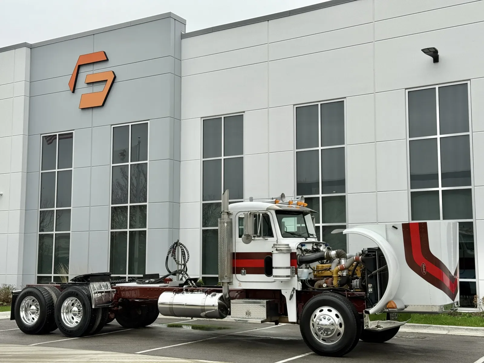2003 Peterbilt 379 in New Lenox, IL — photo 9