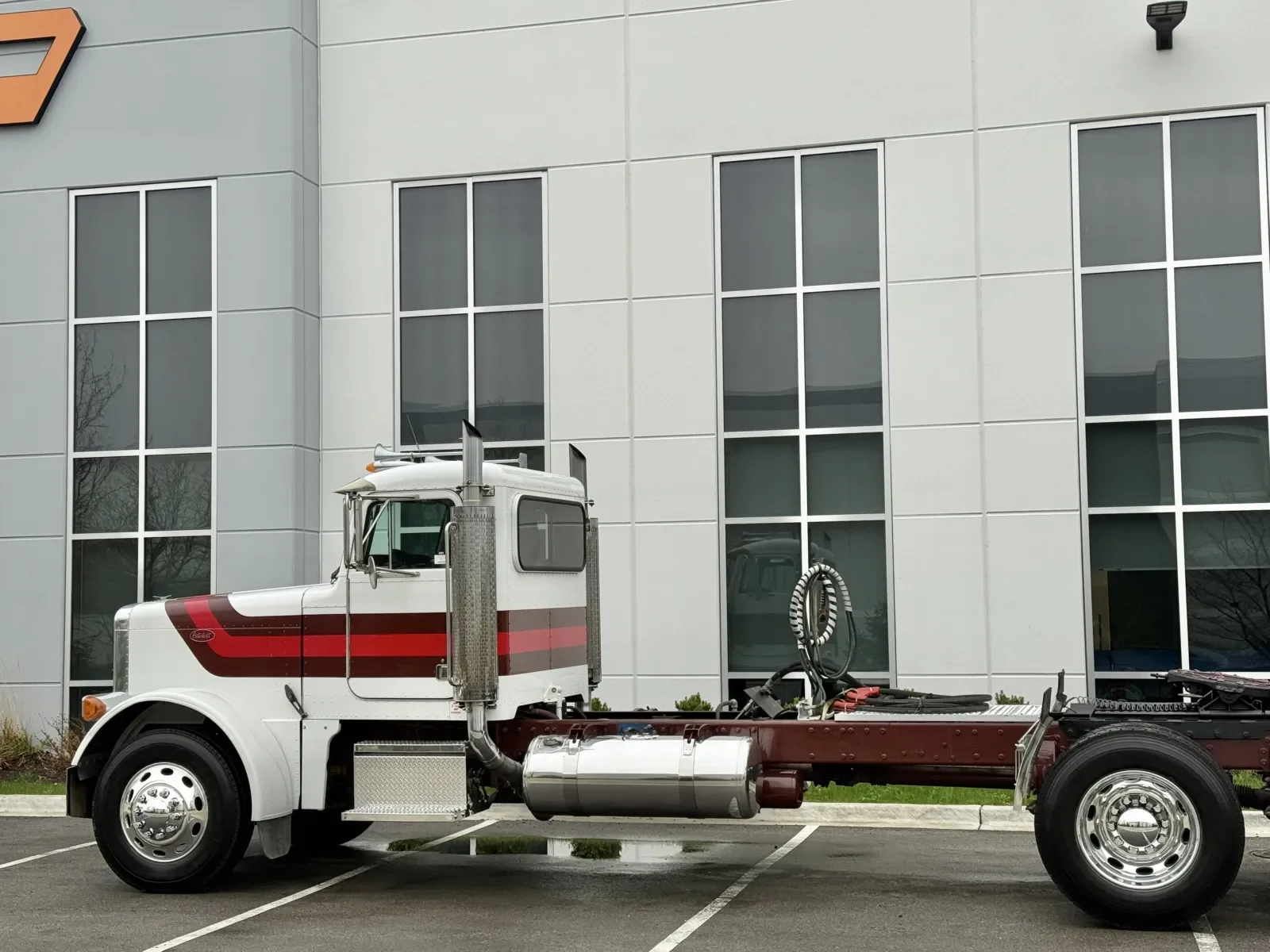 2003 Peterbilt 379 in New Lenox, IL — photo 8