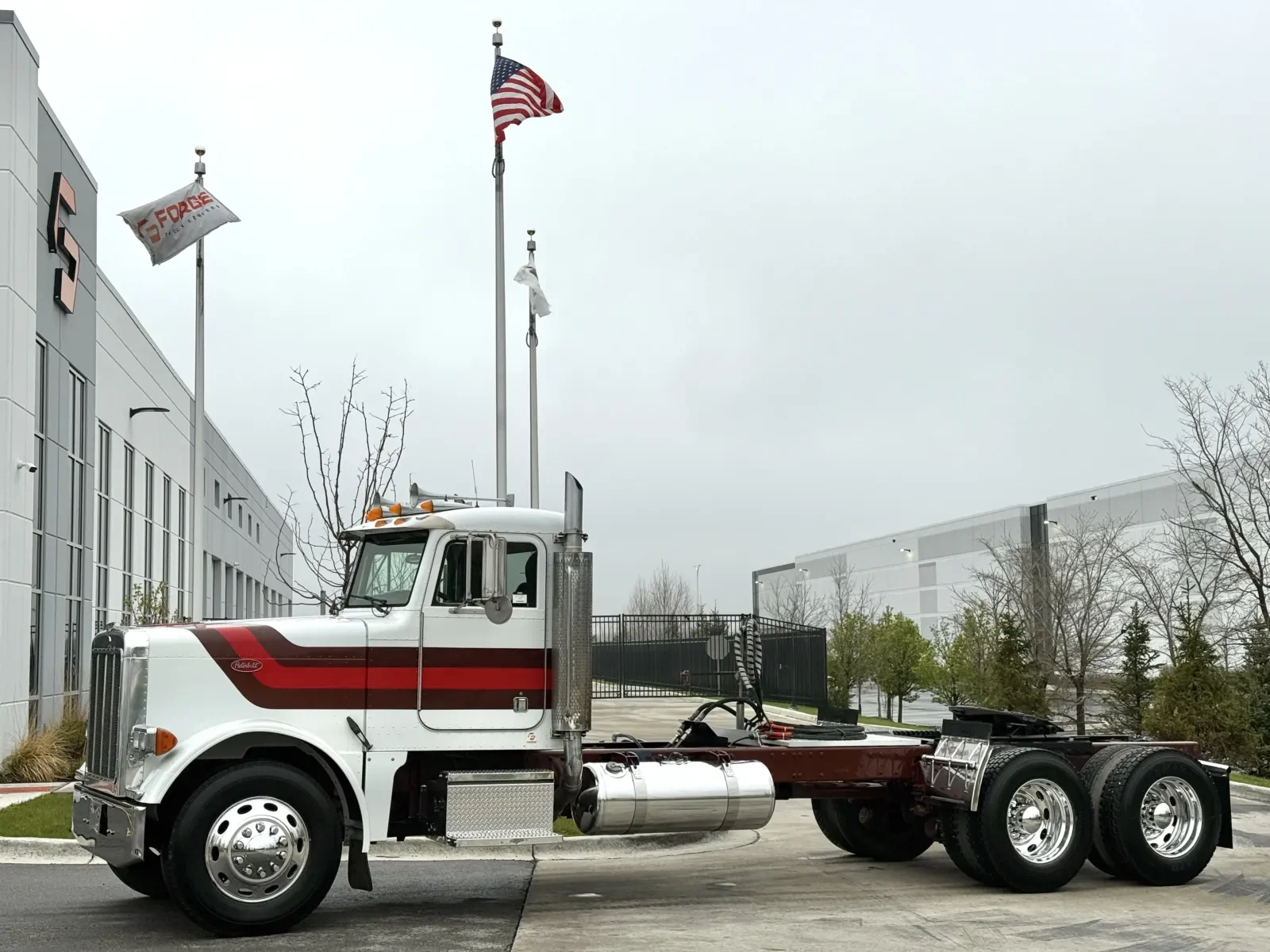 2003 Peterbilt 379 in New Lenox, IL