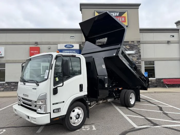 2025 Isuzu NRR - image 8