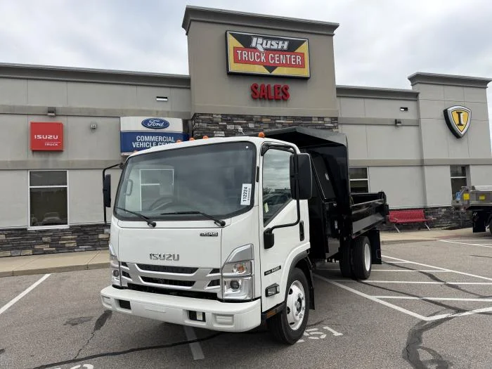 2025 Isuzu NRR - image 2