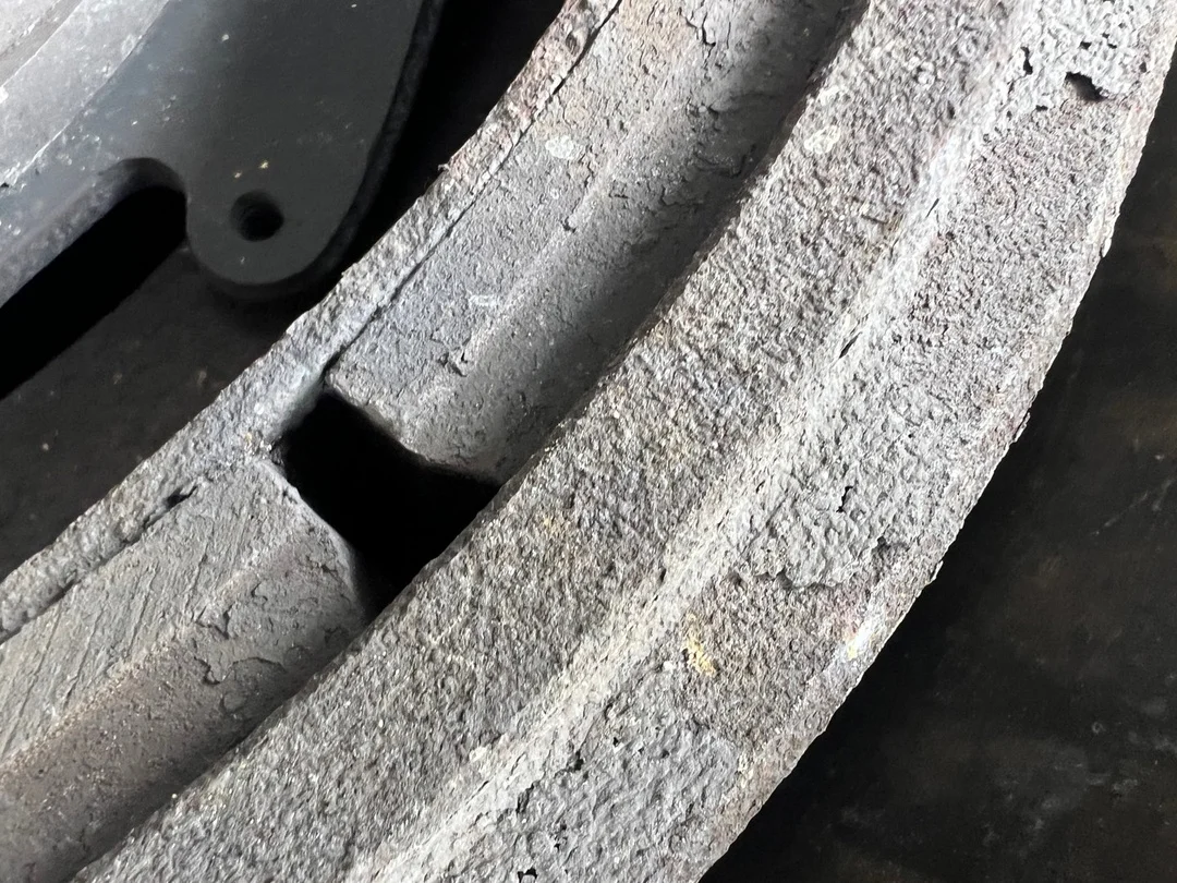 2022 International LT - image 7