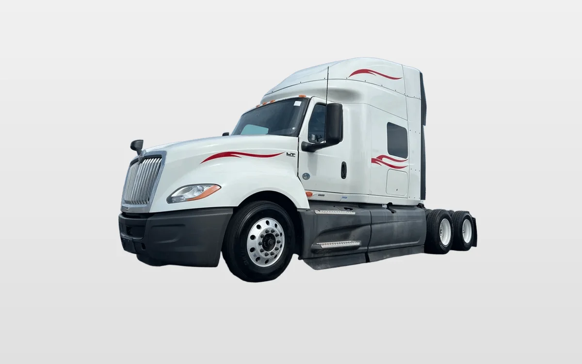 2022 International LT - image 1