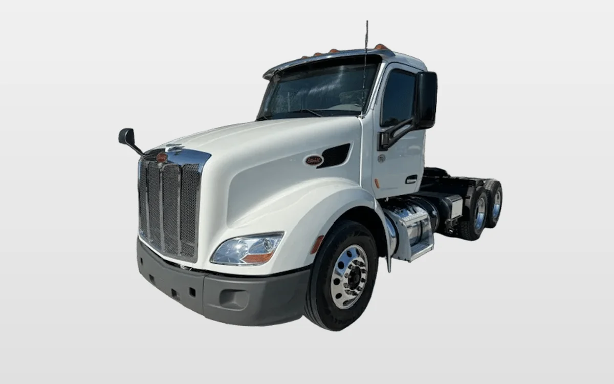 2021 PETERBILT 579 - image 1