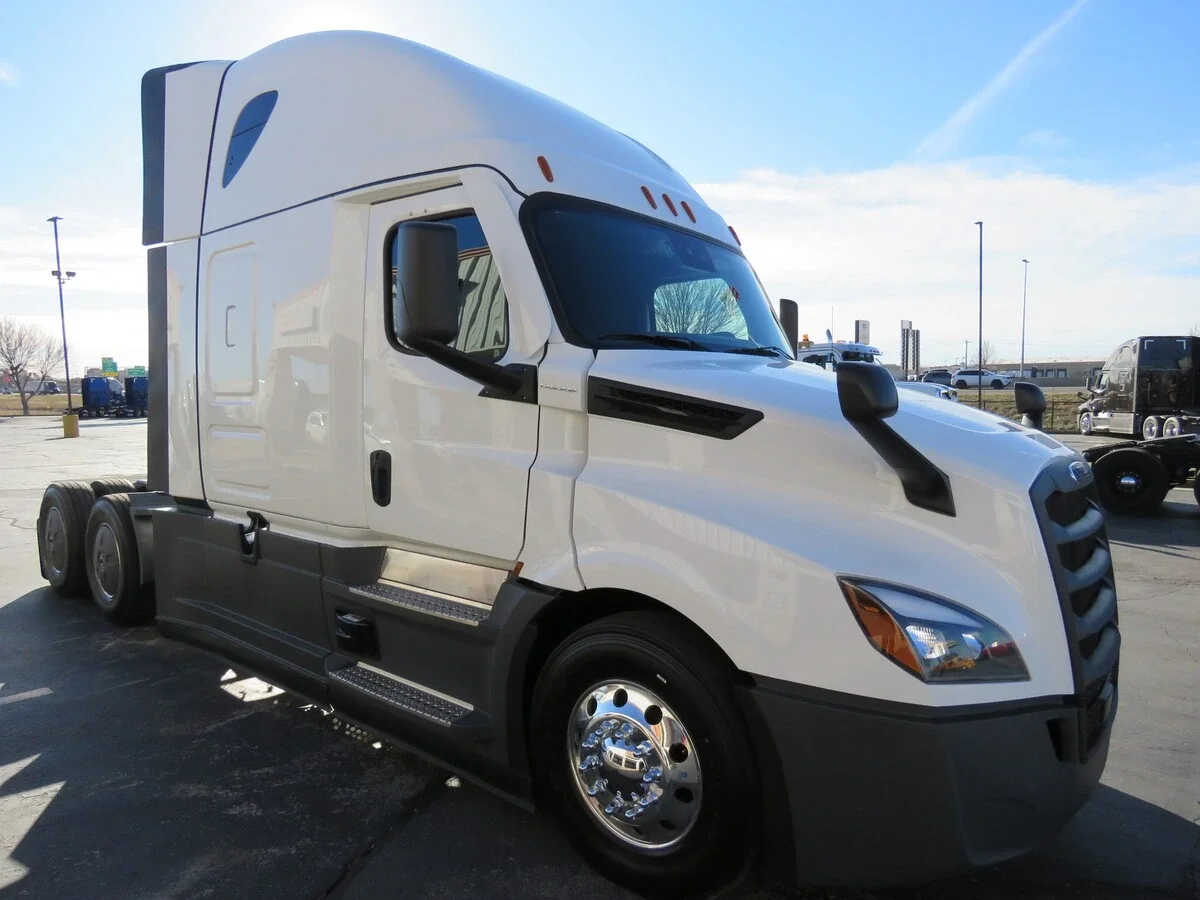 2026 Freightliner Cascadia - image 9