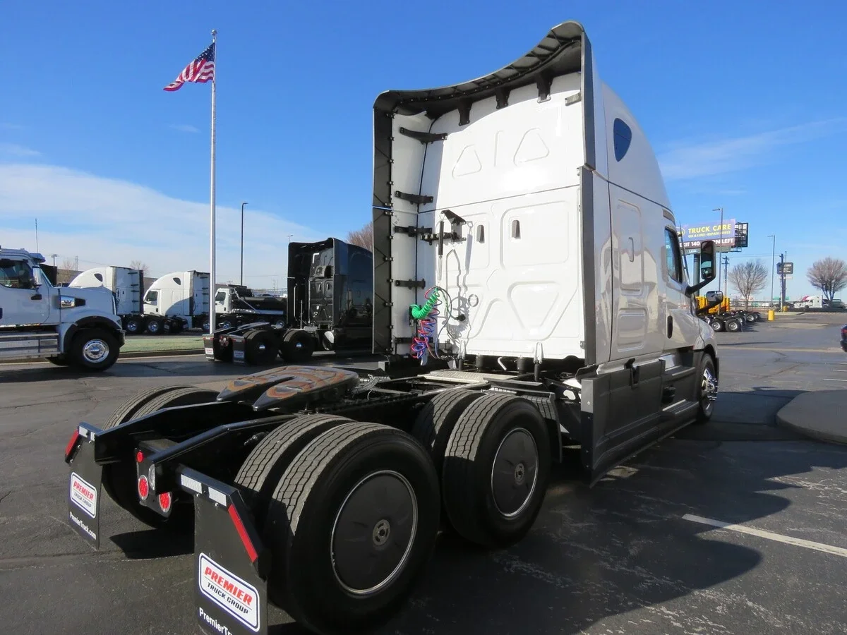 2026 Freightliner Cascadia - image 7
