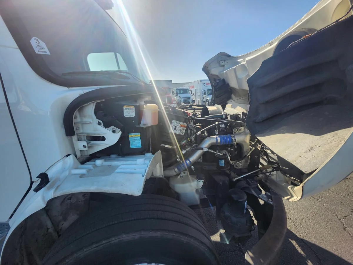 2016 Freightliner M2 106 in Fresno, CA — photo 14