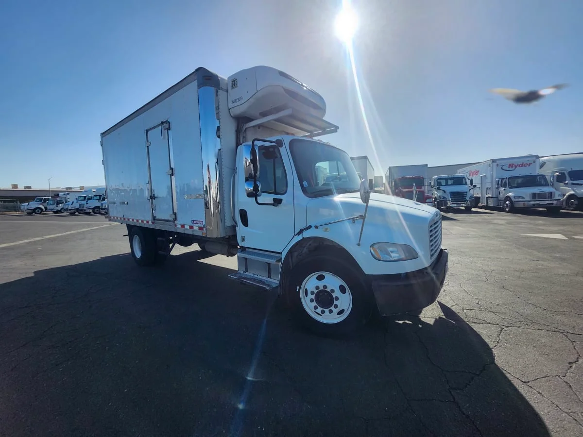 2016 Freightliner M2 106 in Fresno, CA — photo 3